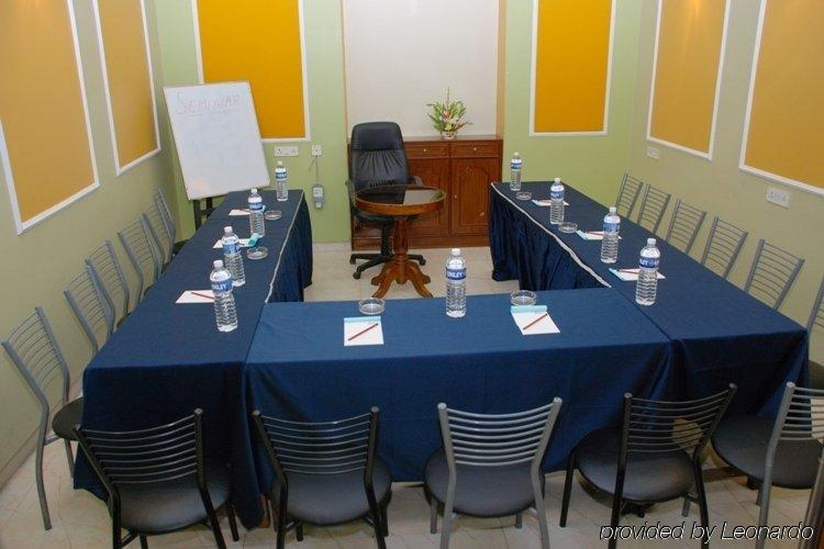 Hotel Housez43 Calcutta  Servizi foto